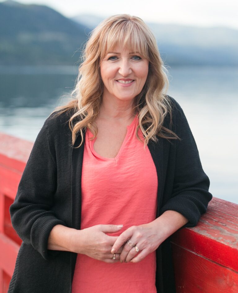 Donna Smith Headshot Donna Smith Headshot 0022 2 768x945