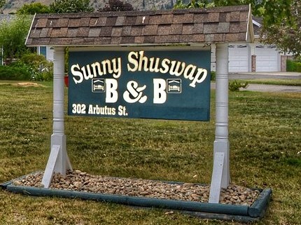 sunny shuswap b b